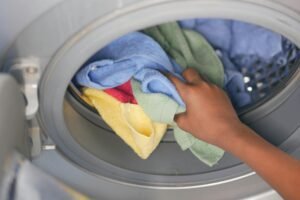 ¿Necesitas reparar un electrodoméstico? Descubre fallos comunes, precios y consejos para encontrar el mejor servicio técnico cerca de ti.